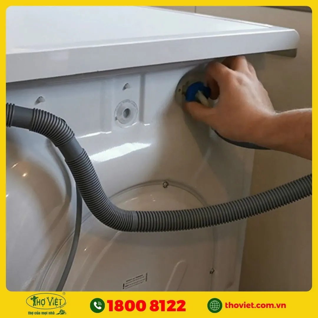 Máy giặt bị nghẹt ống thoát nước