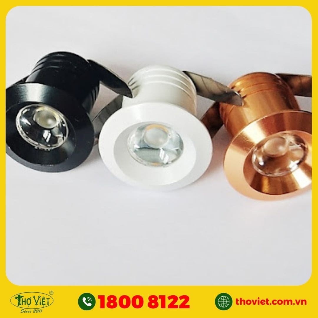 Gắn đèn âm trần tủ bếp