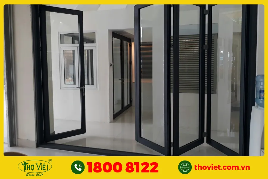 Lắp đặt cửa theo hướng mở cửa phù hợp