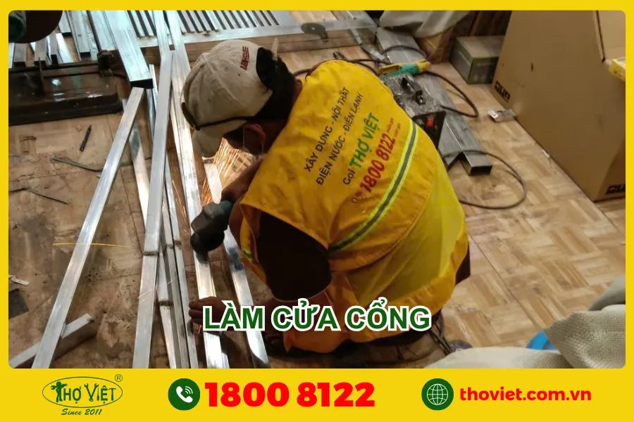 Làm cửa cổng
