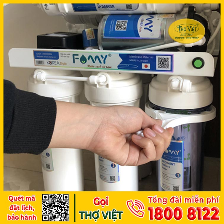 Thợ sửa máy lọc nước