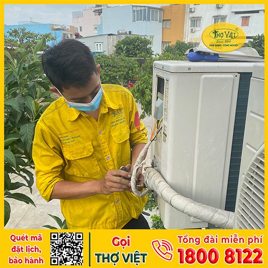 Thợ sửa máy lạnh âm trần