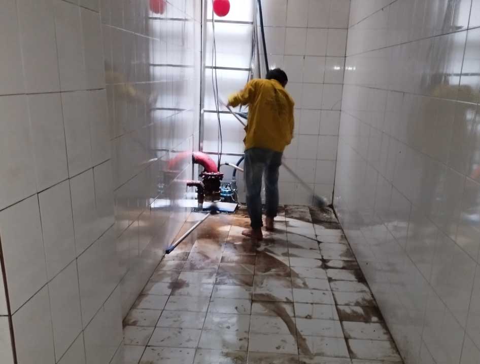 vệ sinh bể nước ngầm 1 - Công ty Thợ Việt