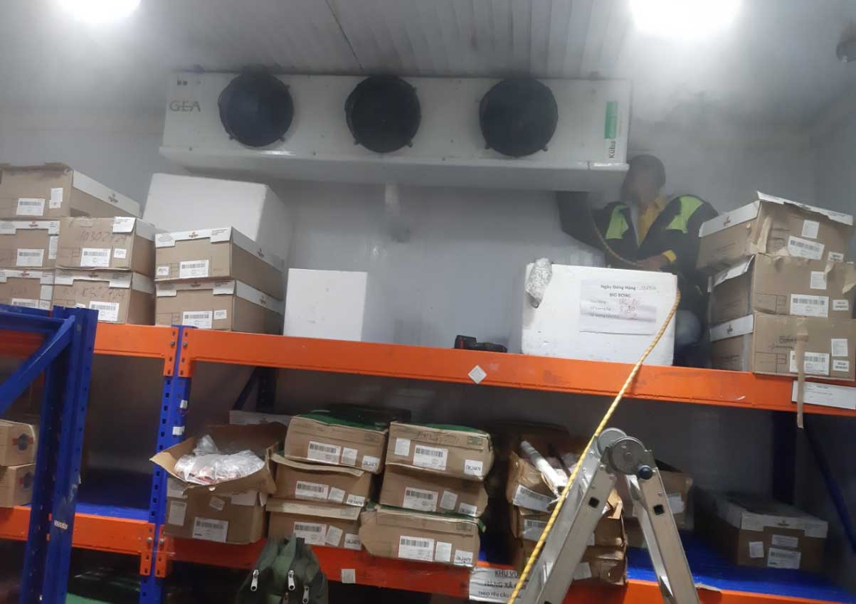 Vệ sinh máy lạnh Chiller - Công Ty Thợ Việt
