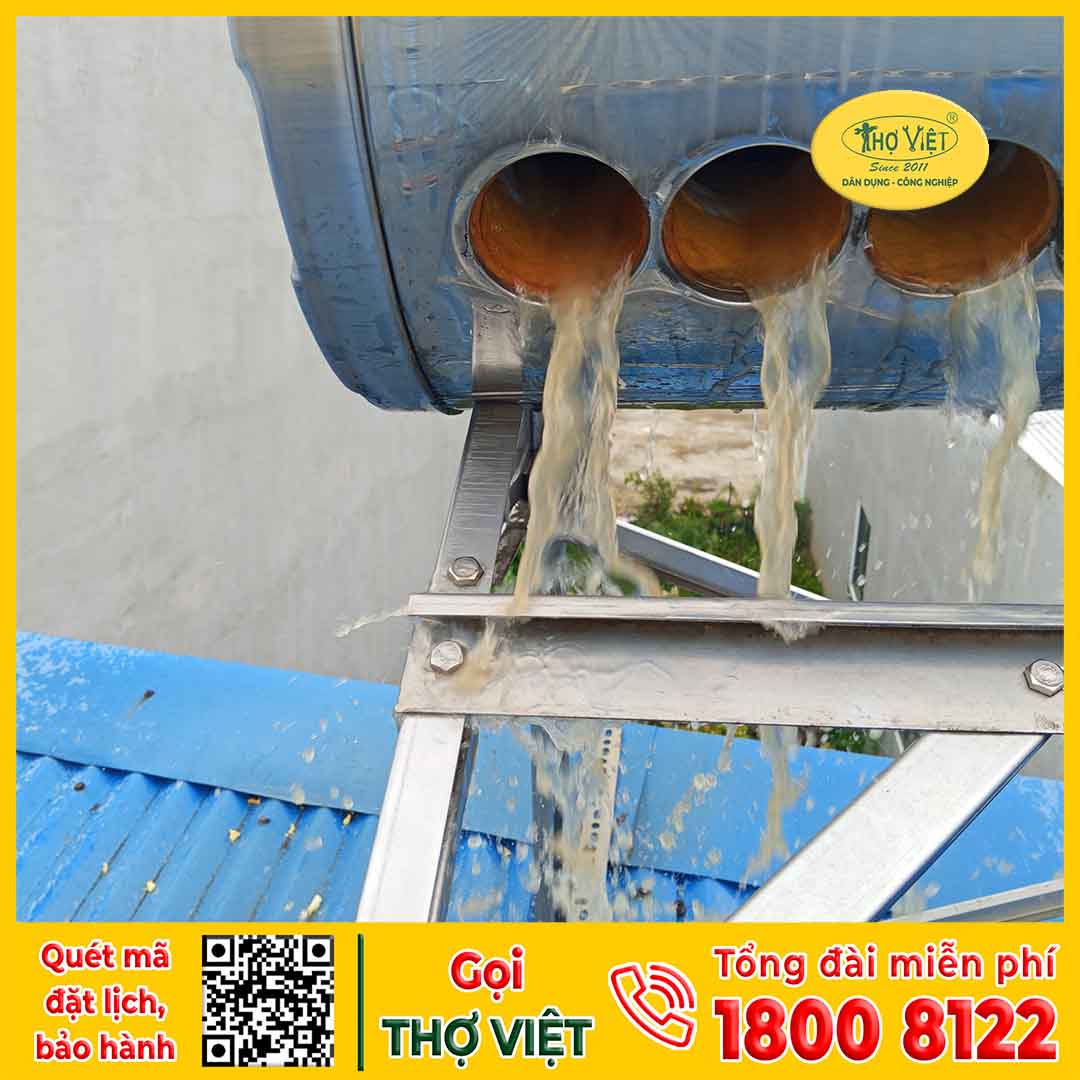Tổng hợp nguyên nhân và dấu hiệu cho thấy máy nước nóng năng lượng mặt trời bị bẩn