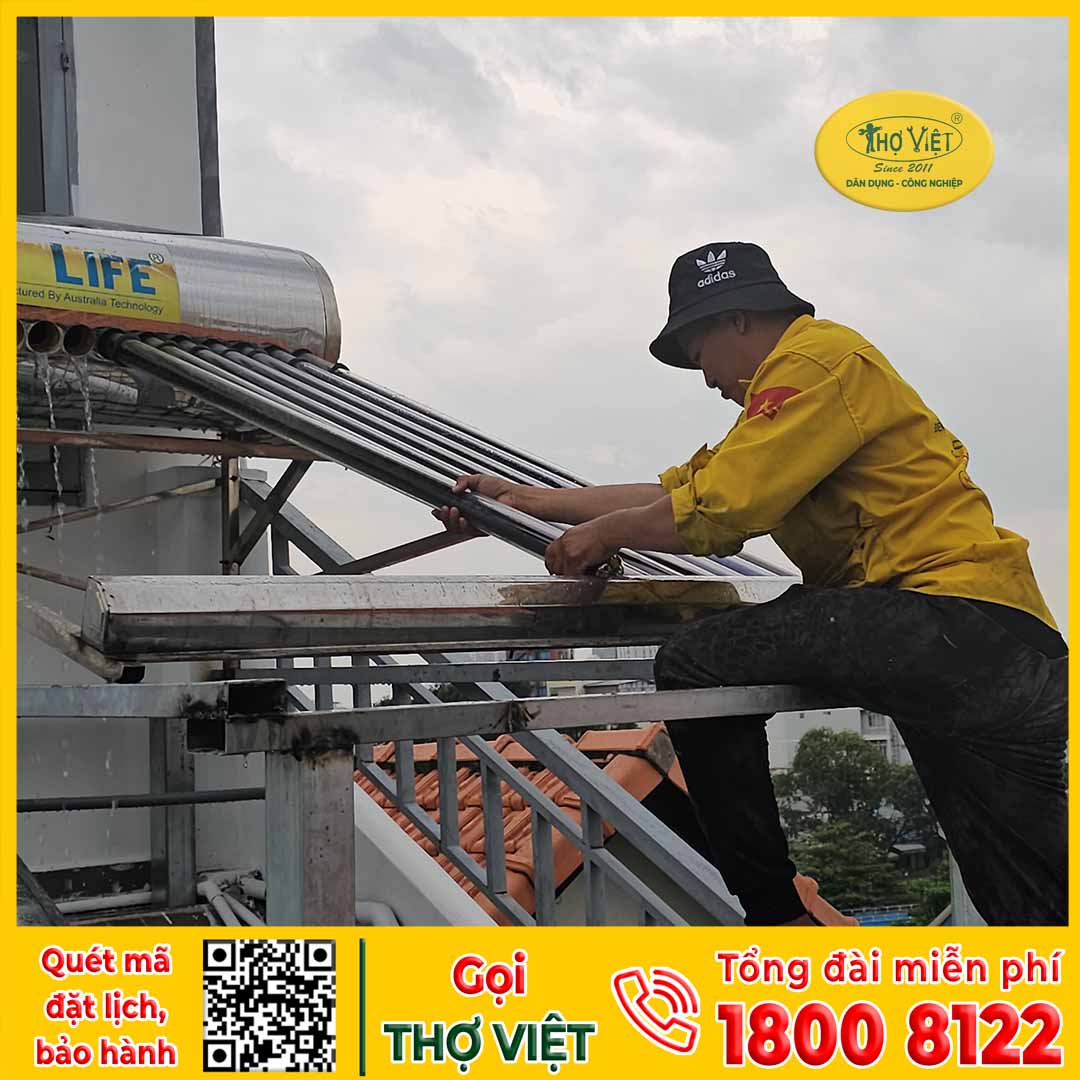 Cách vệ sinh máy nước nóng năng lượng mặt trời