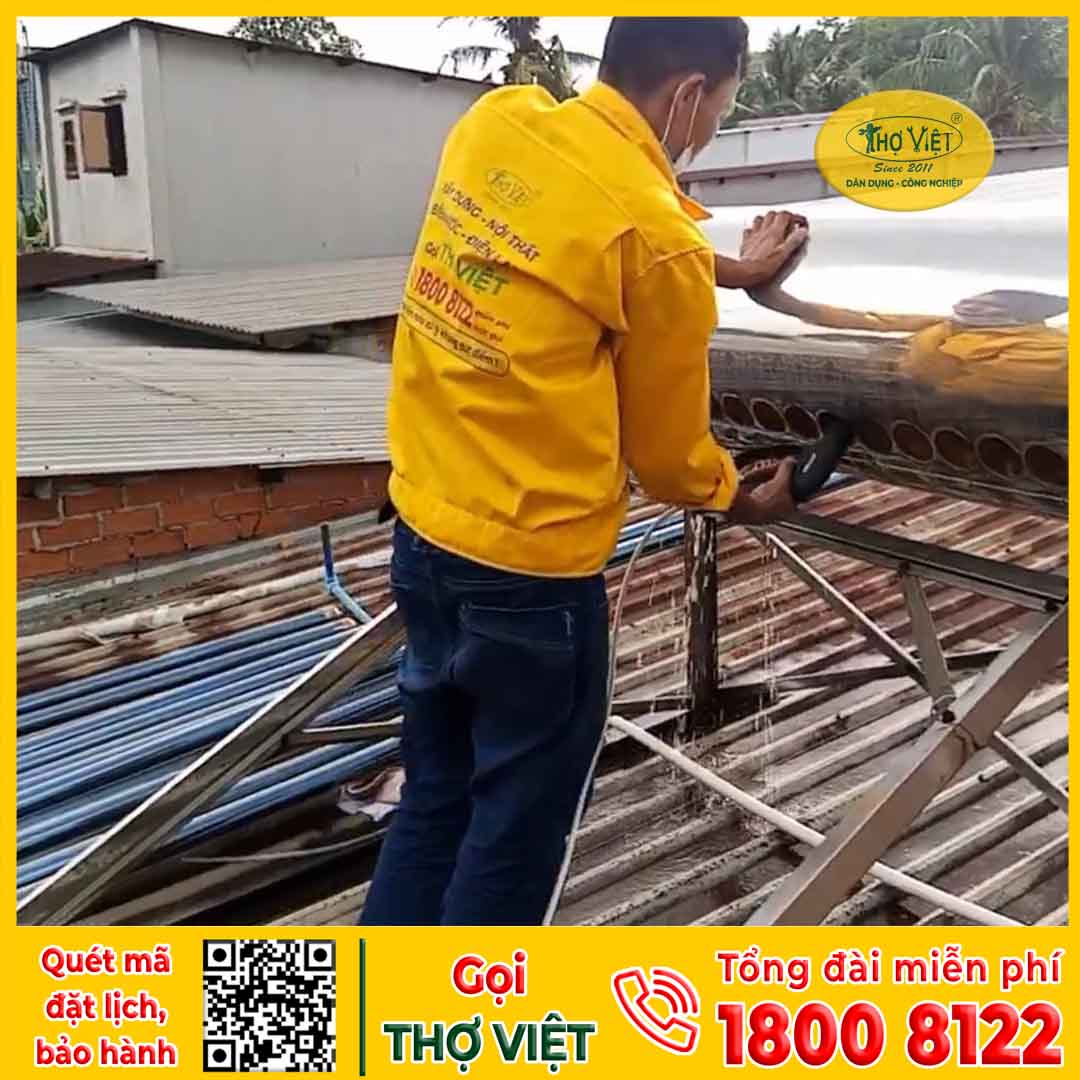 Cách vệ sinh máy năng lượng mặt trời