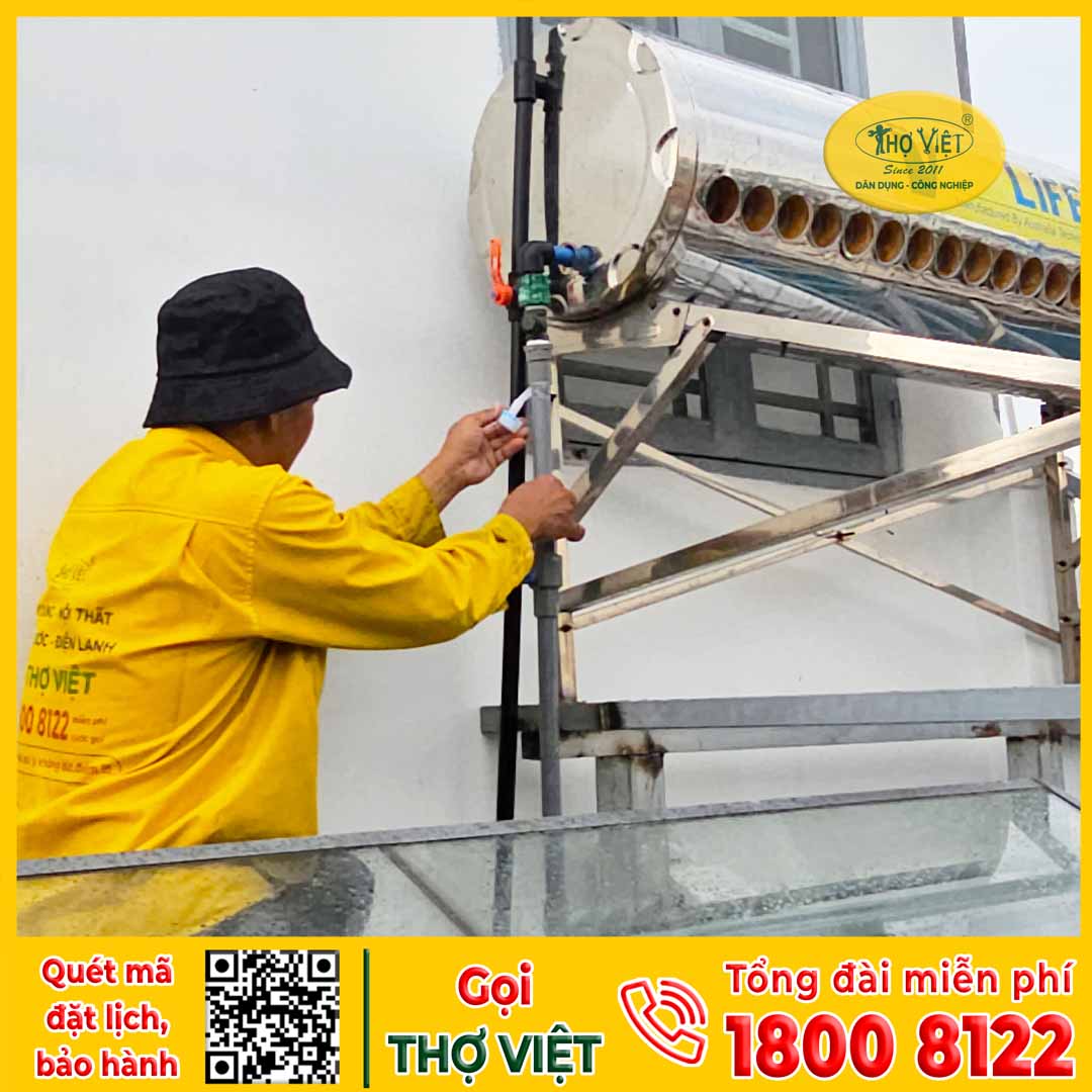 Cách vệ sinh máy nước nóng năng lượng mặt trời