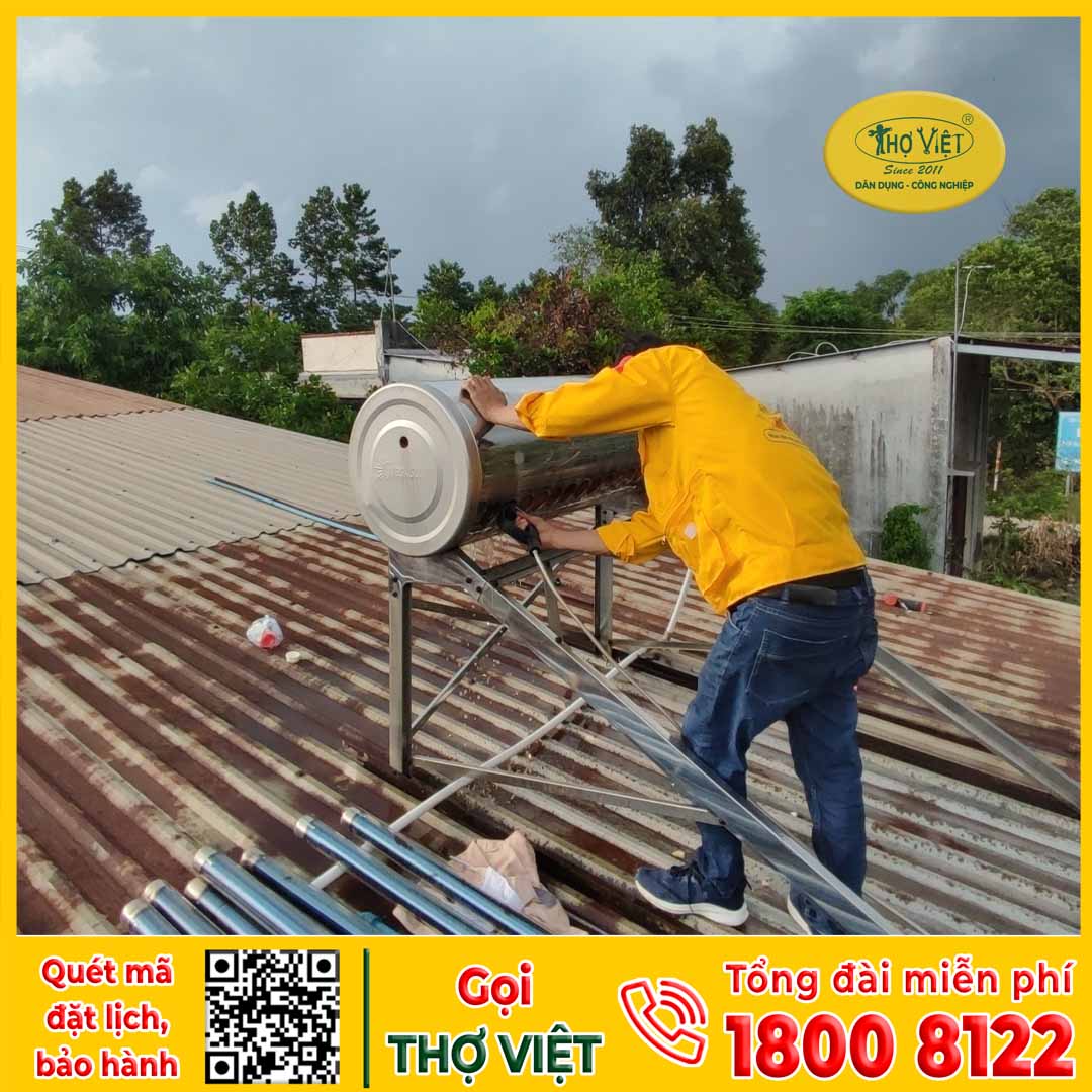 Dịch vụ vệ sinh máy năng lượng mặt trời Tân Bình