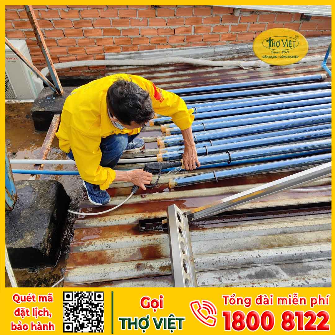 Dịch vụ vệ sinh máy năng lượng mặt trời quận 8