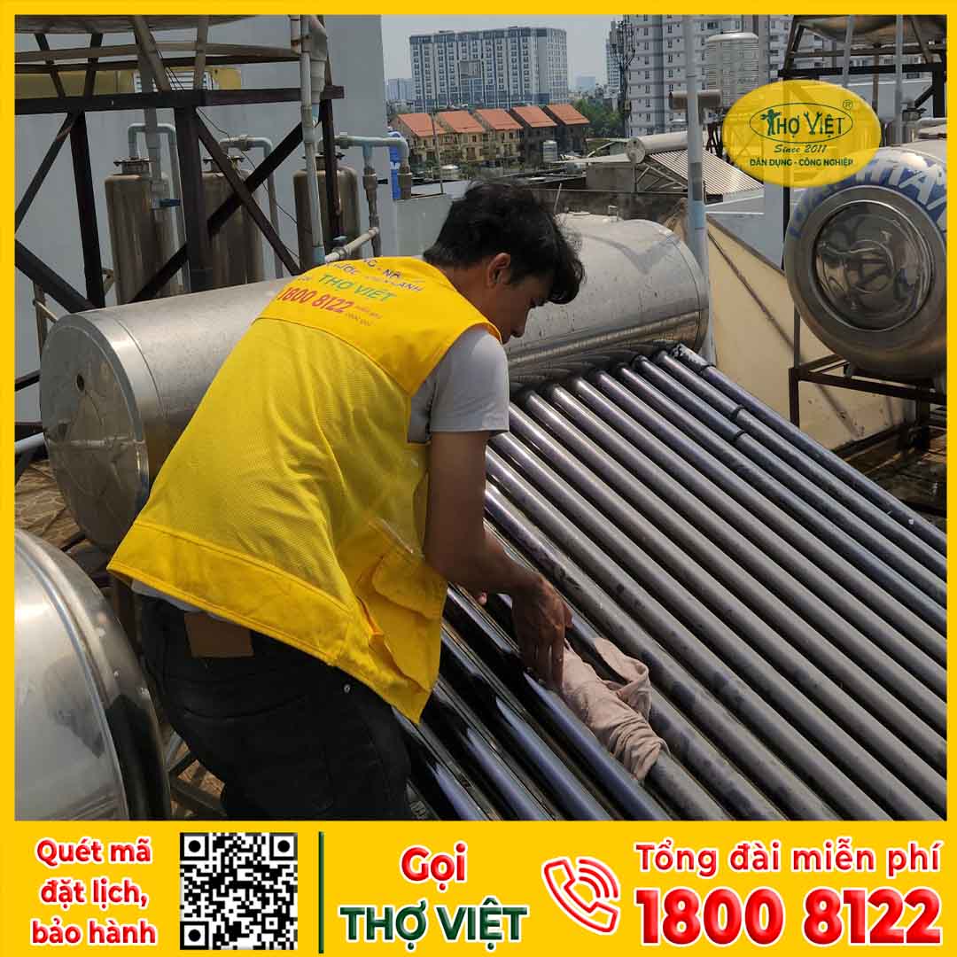 Dịch vụ vệ sinh máy năng lượng mặt trời quận 12