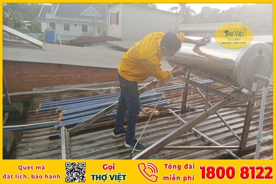 Vệ sinh máy năng lượng mặt trời quận 11