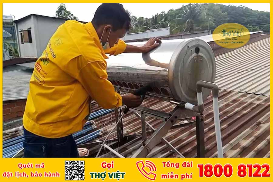 Vệ sinh máy năng lượng mặt trời quận 12