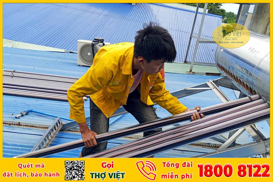 Vệ sinh máy năng lượng mặt trời Hóc Môn