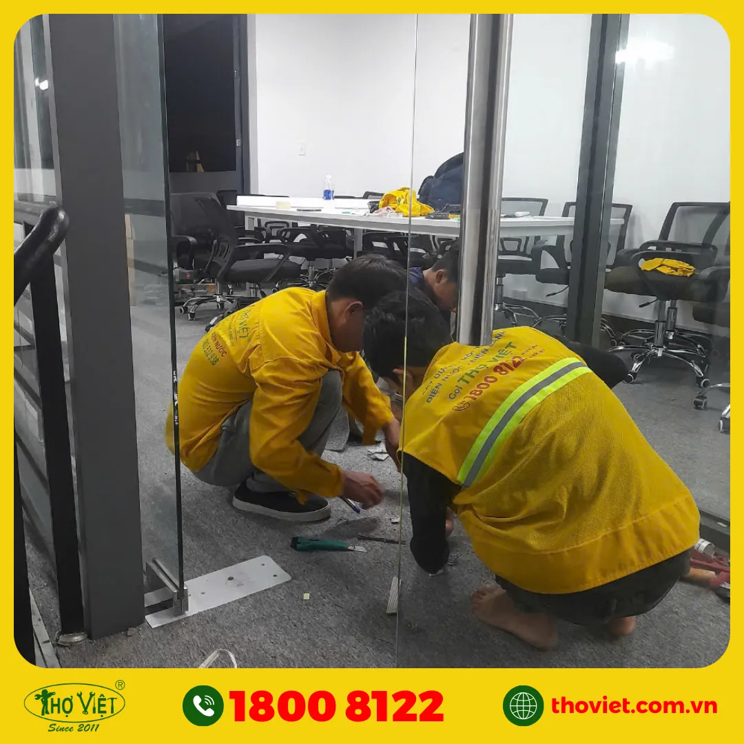Lý do nên chọn dịch vụ sửa cửa kính quận 10 của Thợ Việt