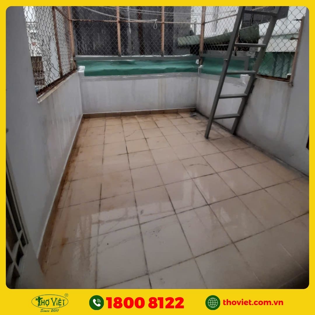 Lý do khiến sân thượng sàn mái bị thấm dột là gì?