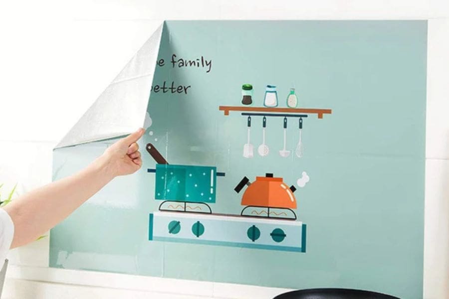 Dán tường nhà bếp cũ