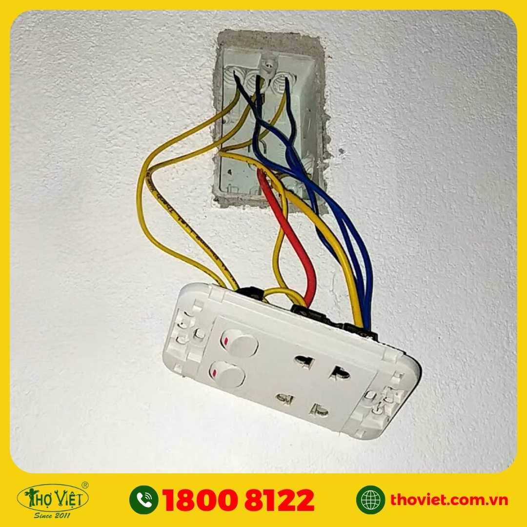 Cách đấu bảng điện 2 công tắc 2 ổ cắm nhanh, đúng tại nhà