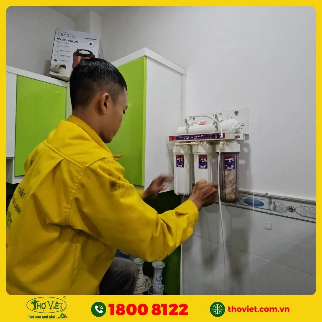 Thợ Việt lắp đặt máy lọc nước tại quận 5