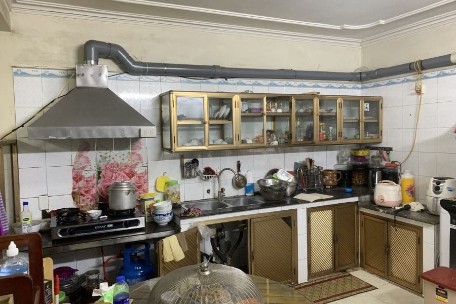 Nhà bếp bị xuống cấp