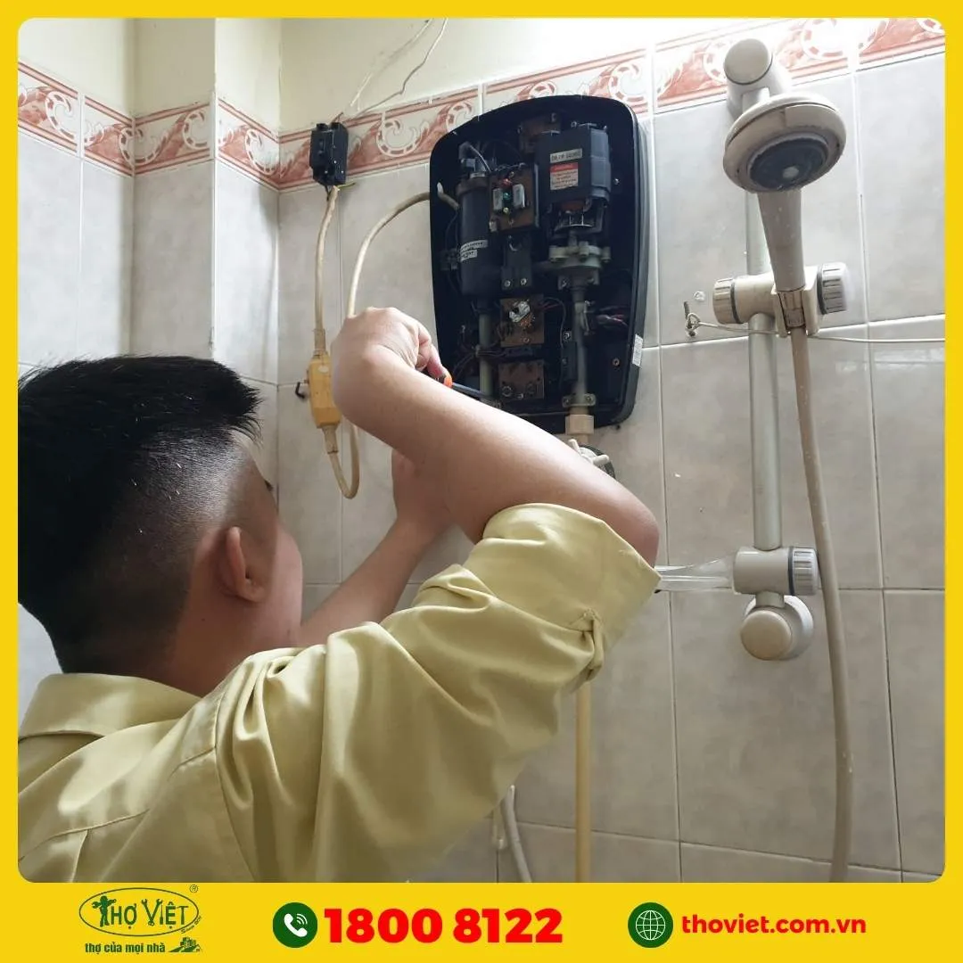 Thợ Việt sửa máy nước nóng tại Tân Bình