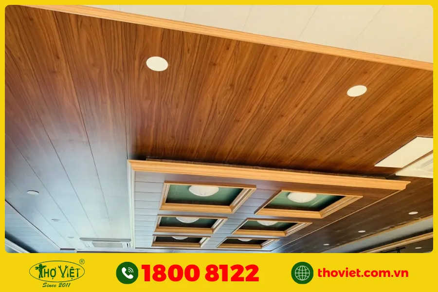 Mẫu trần thạch cao sơn giả gỗ đẹp 10