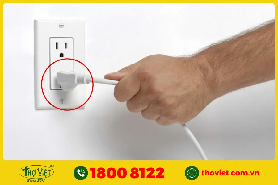 Phích cắm điện tủ lạnh bị lỏng