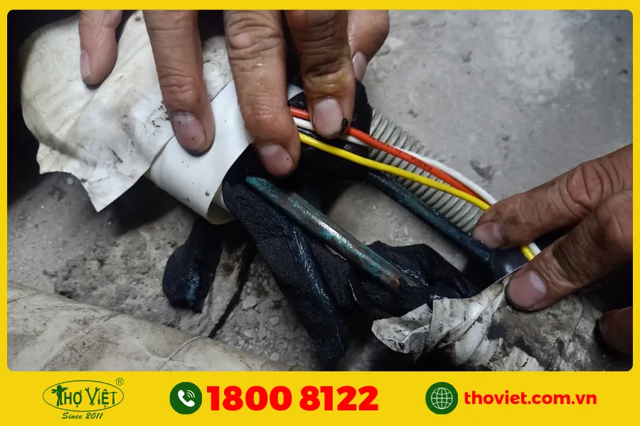 Rò rỉ hoặc tắc nghẽn trong hệ thống làm lạnh