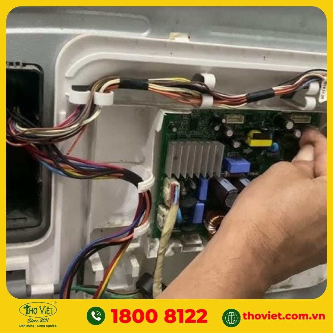 Tuột ghim lốc máy