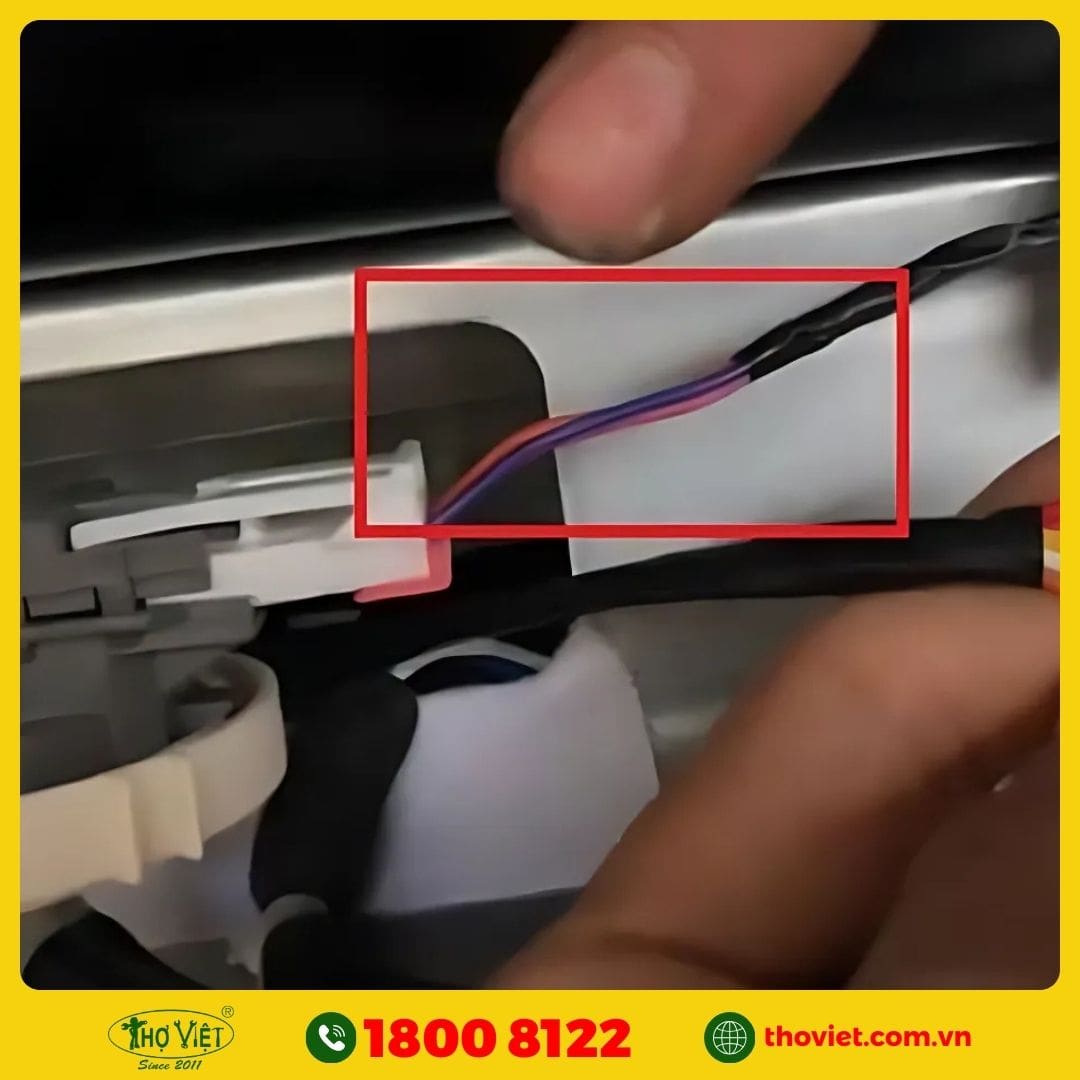 Dây áp lực từ lồng giặt đến cảm biến mực nước 