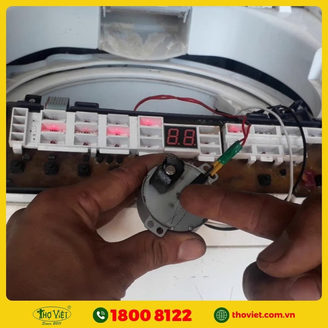 Hỏng dây kết nối mạch điều khiển máy giặt Aqua 
