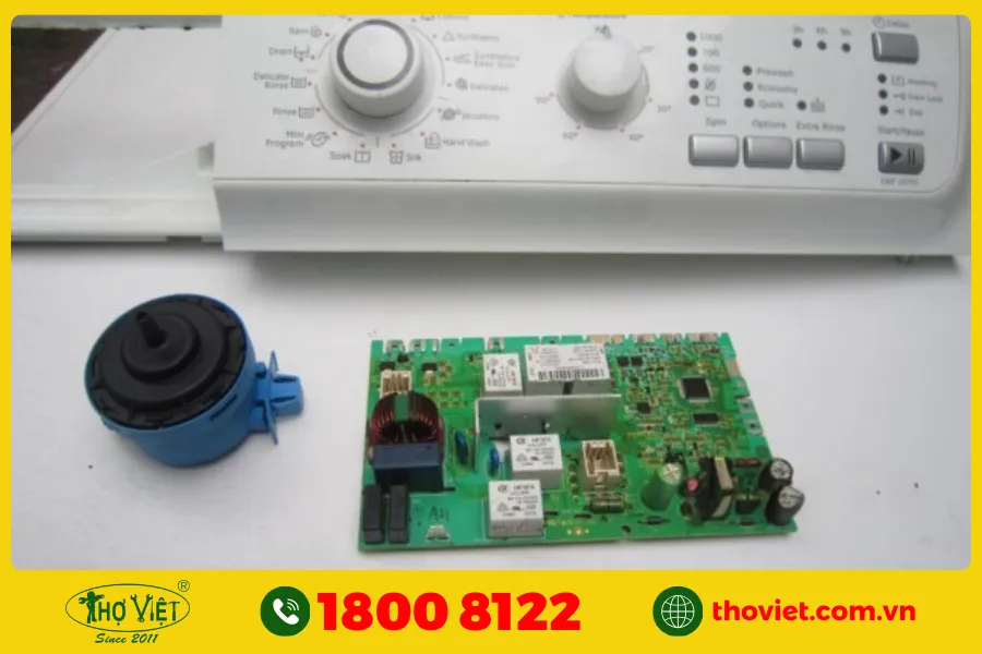 Mạch điều khiển của máy giặt Electrolux bị hỏng, không cấp điện cho bơm