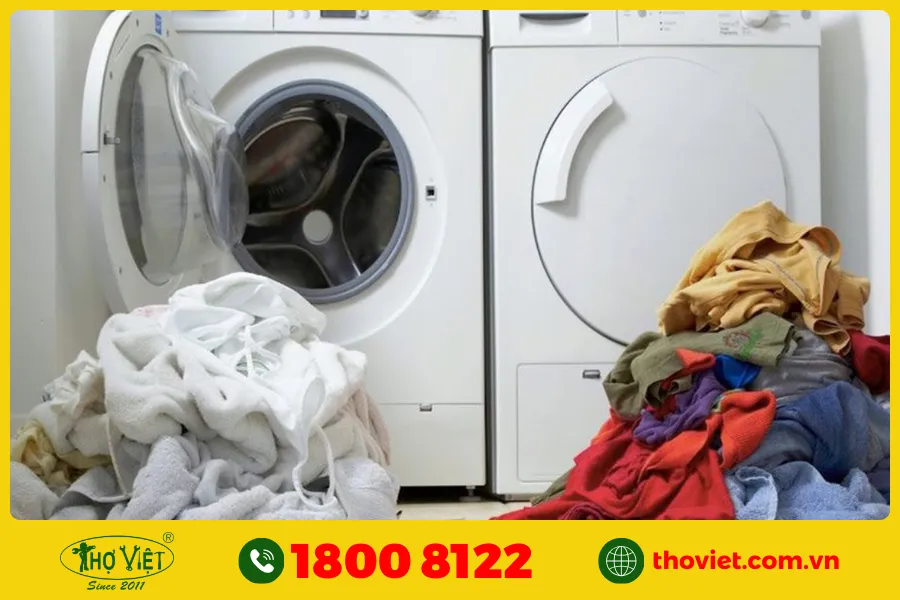 Phân loại quần áo trước khi giặt