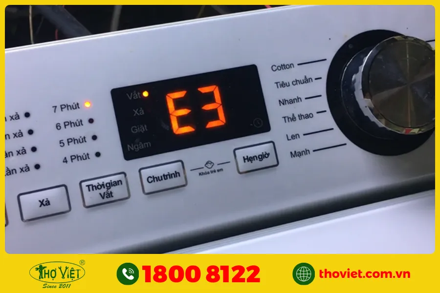 E3 là mã lỗi chỉ ra rằng lồng giặt không được cân bằng, điều này có thể ảnh hưởng đến hoạt động của máy giặt. Đây là một lỗi tương đối nhẹ và hoàn toàn có thể tự khắc phục tại nhà trong nhiều trường hợp.
