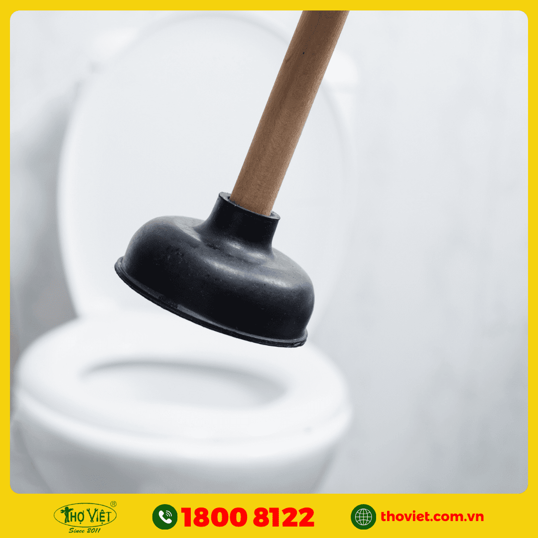 Cách khắc phục bồn cầu xuống nước chậm tại nhà