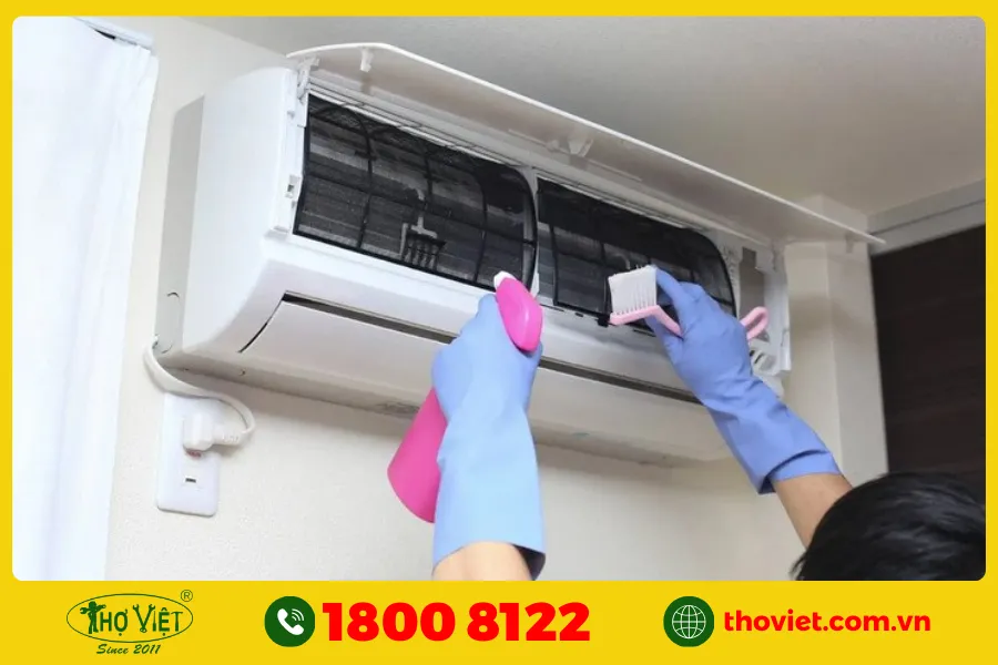 Nên vệ sinh các bộ phận bên ngoài
