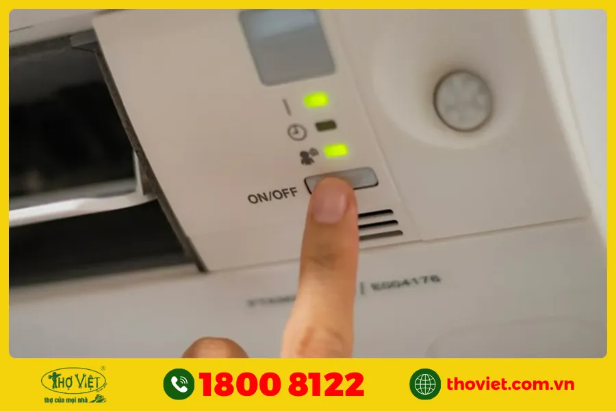 Điều hòa chớp đèn liên tục