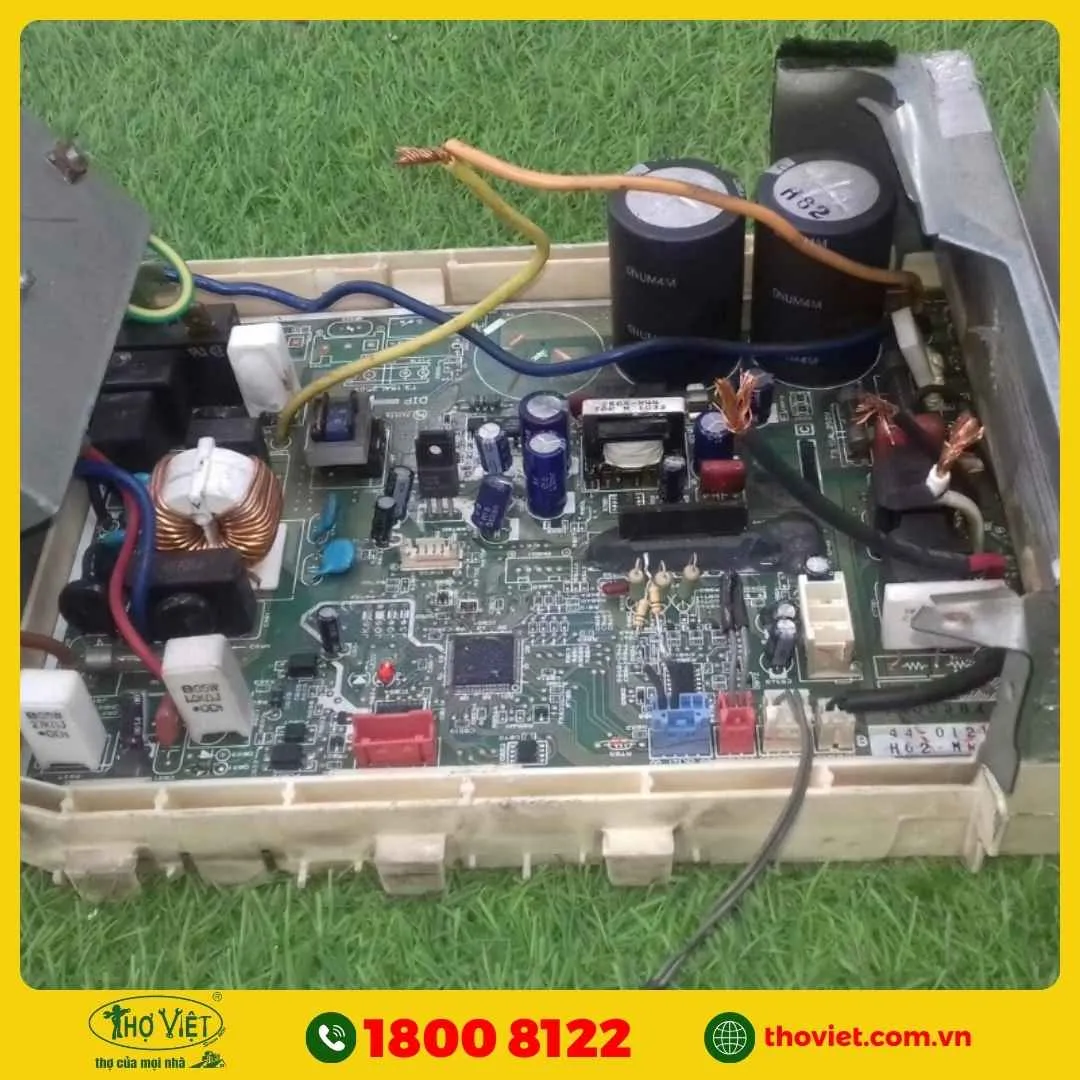 Máy lạnh Sharp hỏng bo mạch dàn nóng