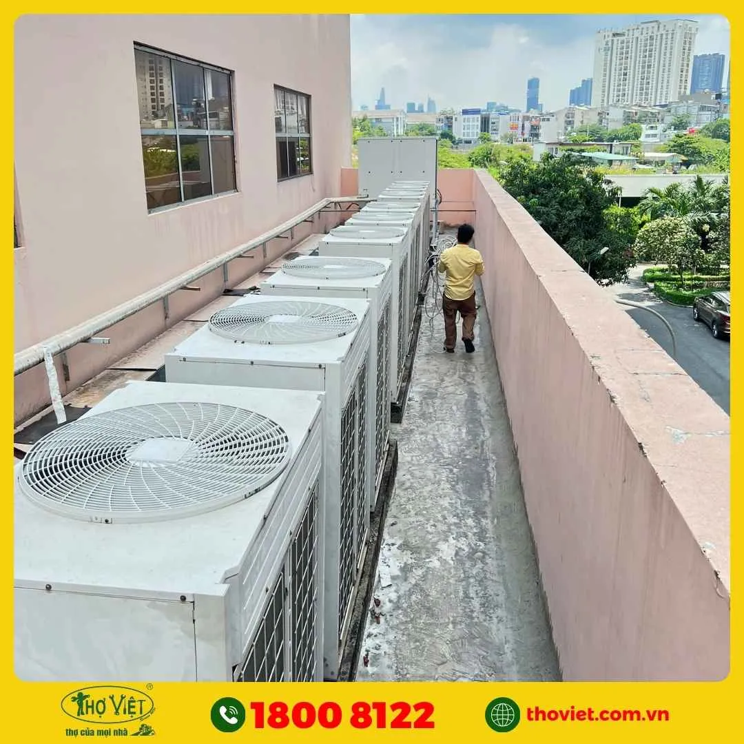 Vệ sinh máy lạnh trung tâm VRV tại Thợ Việt