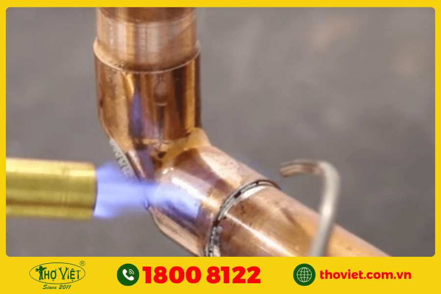 Do ống đồng bị gập, móp méo