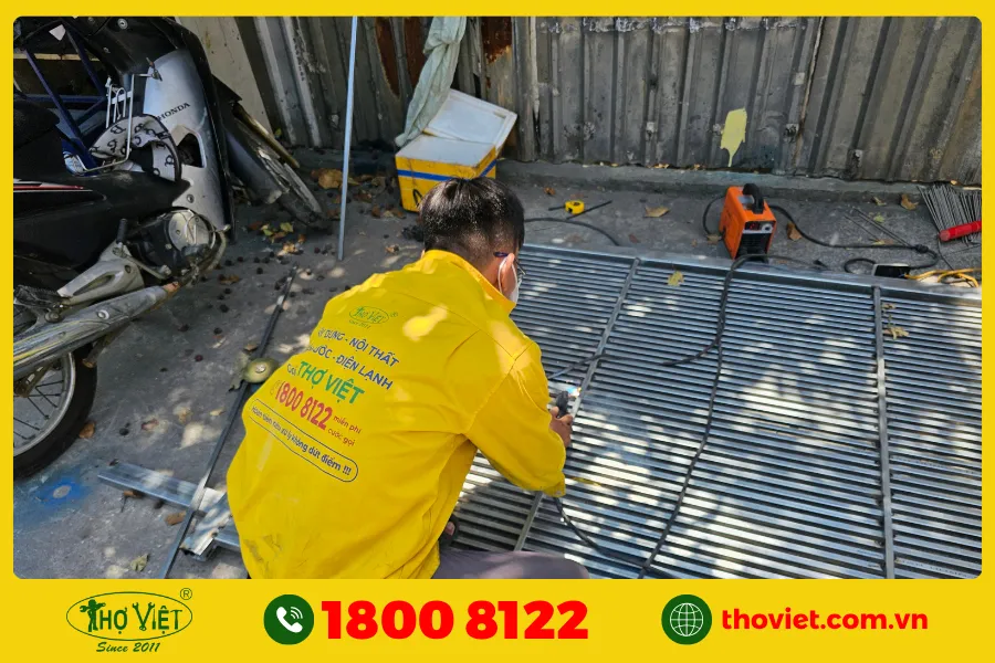 Tại sao, nên chọn Thợ Việt thi công lan can sắt?