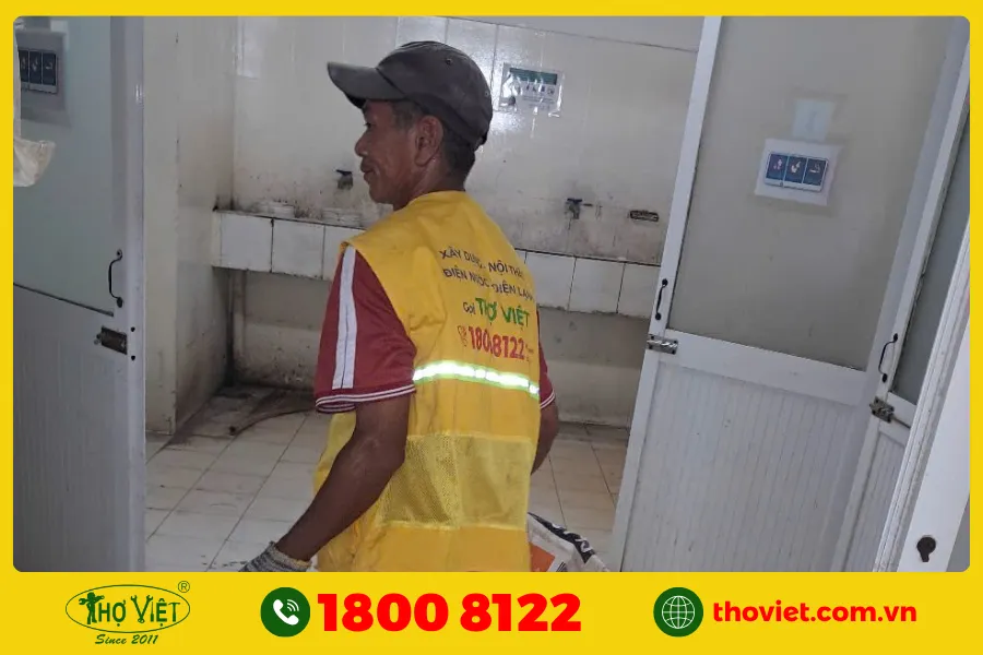 Hướng dẫn chống thấm nhà vệ sinh tầng 2