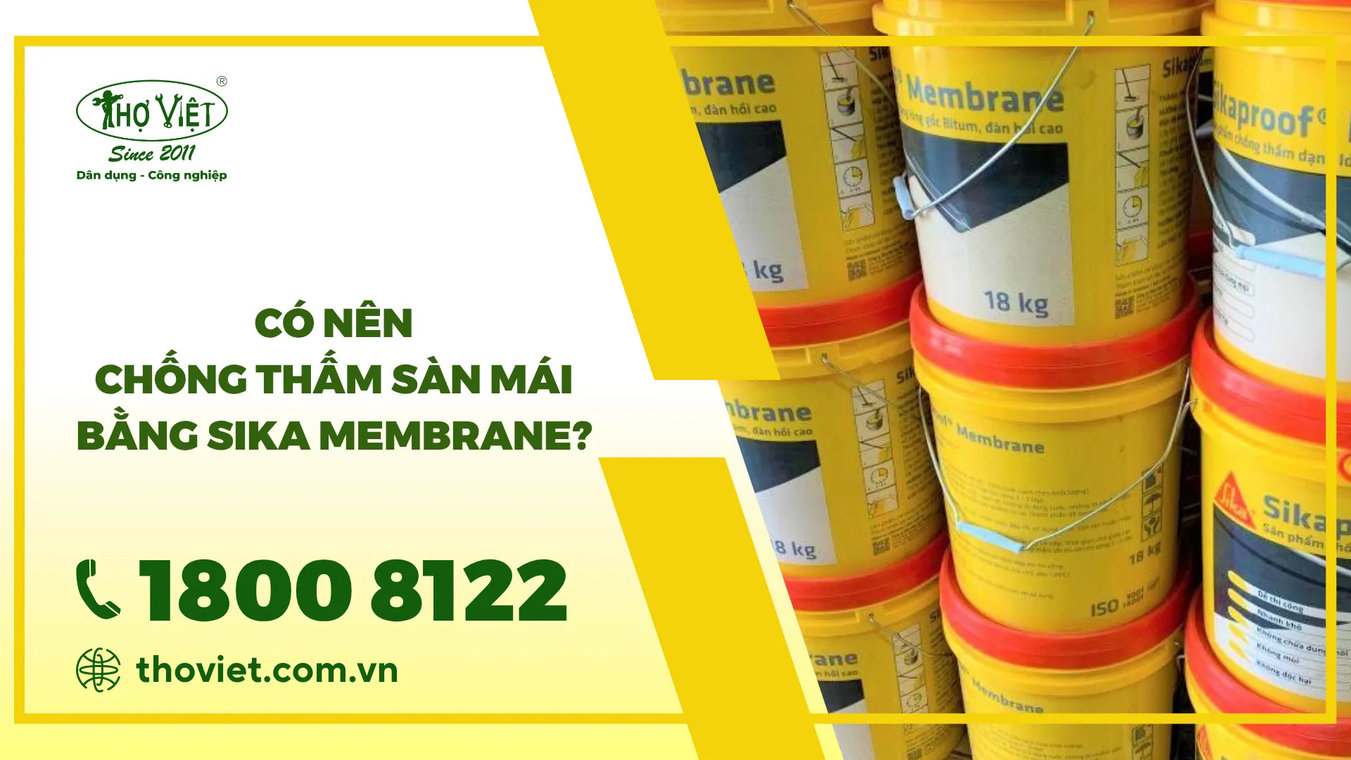 Chống thấm sàn mái bằng Sika Membrane có nên hay không? Các bước thực hiện như thế nào? Hãy cùng tham khảo cùng Thợ Việt qua bài viết bên dưới để hiểu rõ hơn về phương pháp chống thấm này. Chống thấm sân thượng bằng Sika Membrane Giới thiệu về Sika Membrane Sika Membrane là sản phẩm chống thấm dạng sơn gốc bitum, được thiết kế để thi công trực tiếp lên các bề mặt như sân thượng, sàn mái, mái bê tông hoặc nền tường tiếp xúc với nước. Với kết cấu dạng lỏng, sản phẩm dễ thi công bằng chổi hoặc con lăn, giúp phủ kín các lỗ rỗng, vết nứt nhỏ và mạch gạch. Điều này giúp tạo lớp màng chống thấm liên tục, không mối nối – yếu tố quan trọng để ngăn nước thấm ngược lâu dài. Sản phẩm có độ bám dính cao, chịu được thời tiết nắng mưa và môi trường ẩm ướt trong thời gian dài. Ngoài ra, sau khi khô, lớp màng có tính đàn hồi tốt, chịu được co giãn nhẹ của bề mặt sân thượng khi thay đổi nhiệt độ. Nhờ tính linh hoạt trong thi công và hiệu quả sử dụng thực tế, Sika Membrane thường được chọn để xử lý chống thấm cho cả công trình mới và cải tạo. So với các dòng sơn chống thấm gốc xi măng hoặc gốc nước, Sika Membrane phù hợp hơn cho khu vực có nguy cơ thấm lâu ngày hoặc cần lớp phủ dẻo, bền mặt. Tuy nhiên, khi sử dụng, cần lưu ý thi công đúng quy trình và để bề mặt khô hoàn toàn trước khi kiểm tra hiệu quả chống thấm. Vì sao, nên chọn Sika Membrane chống thấm sân thượng? Sika Membrane là vật liệu màng cuộn tổng hợp, phù hợp chống thấm sân thượng nhờ khả năng tạo lớp phủ kín, liền mạch và có độ bền cao. Nguyên nhân là vì cấu trúc màng đa lớp giúp chống nước, co giãn tốt và không bị rách khi gặp thời tiết thay đổi đột ngột. Thêm vào đó, sản phẩm còn có khả năng chống tia UV, chịu mài mòn, hạn chế rêu mốc và ít cần bảo trì sau khi lắp đặt. Khác với vật liệu dạng sơn hay quét, Sika Membrane được thi công bằng hàn nhiệt, dán nguội hoặc gắn cơ học, phù hợp cho công trình cần độ ổn định lâu dài Các bước chống thấm sân thượng bằng Sika Membrane Bước 1: Vệ sinh và chuẩn bị bề mặt Trước khi thi công, anh/chị cần vệ sinh toàn bộ bề mặt sân thượng bằng bàn chải hoặc máy rửa áp lực để loại bỏ bụi, rêu mốc và dầu mỡ. Nếu có vết nứt nhỏ hoặc ron gạch bị hở, nên trám kín bằng vữa hoặc keo chống thấm trước. Bước 2: Khuấy đều sơn chống thấm Sika Membrane Mở thùng Sika Membrane và khuấy đều bằng tay hoặc máy khuấy tốc độ thấp để vật liệu đồng nhất. Nếu cần, anh/chị có thể pha loãng 5 - 10% xăng trắng (theo hướng dẫn kỹ thuật) để dễ thi công hơn ở lớp đầu tiên. Việc khuấy kỹ giúp sơn có độ phủ đồng đều và bám chắc hơn trên bề mặt bê tông hoặc nền gạch. Bước 3: Thi công lớp thứ nhất Dùng chổi quét, con lăn hoặc bay trét để thi công lớp chống thấm đầu tiên lên toàn bộ bề mặt. Lưu ý quét đều tay và phủ kín cả chân tường, góc tường và các vị trí dễ thấm. Nên thi công vào lúc trời nắng ráo, không có mưa trong vòng 24 giờ để màng chống thấm khô đúng kỹ thuật. Sau khi hoàn thành, để lớp thứ nhất khô tối thiểu từ 4 - 6 giờ. Bước 4: Thi công lớp thứ hai Sau khi lớp đầu tiên khô hoàn toàn, tiếp tục thi công lớp thứ hai theo chiều vuông góc với lớp trước đó. Việc này giúp phủ kín mọi khe hở còn sót lại và tăng cường khả năng ngăn nước. Nếu sân thượng có nhiều khe nứt nhỏ, có thể gia cố thêm bằng vải thủy tinh chống thấm đặt giữa hai lớp sơn. Tổng độ dày lớp phủ sau hai lần quét thường đạt 1.5 - 2mm tùy yêu cầu kỹ thuật. Bước 5: Kiểm tra Để lớp chống thấm khô hoàn toàn từ 24 - 48 giờ trước khi đưa vào sử dụng hoặc lát gạch hoàn thiện bên trên. Tránh đi lại trong thời gian khô để không làm bong hoặc rách lớp sơn. Sau khi khô, có thể kiểm tra lại bằng cách xịt nhẹ nước lên bề mặt để kiểm tra độ phủ và xử lý bổ sung nếu có vị trí chưa kín. Một số lưu ý khi sử dụng Sika Membrane chống thấm sân thượng Không thi công khi còn đọng nước Việc thi công khi bề mặt chưa khô hoàn toàn có thể khiến lớp chống thấm bị phồng rộp hoặc bong tróc sau vài ngày. Điều này là do lớp sơn không thể bám chắc vào nền ẩm và dễ bị tách lớp khi khô. Vì vậy, anh/chị nên chọn thời điểm nắng ráo, không mưa, và đo độ ẩm nếu cần thiết. Tránh chủ quan với thời tiết để không phải thi công lại sau đó. Không lăn lớp sơn Sika Membrane quá mỏng Nếu quét quá mỏng, lớp sơn dễ bị nứt chân chim sau khi khô; còn nếu quá dày, có thể gây chảy xệ hoặc không khô đúng thời gian. Vì vậy, cần chia làm 2 lớp để phủ đều và tạo độ dày ổn định theo đúng hướng dẫn. Mỗi lớp cần khô hoàn toàn rồi mới thi công lớp tiếp theo. Cách này vừa tiết kiệm vật tư vừa tăng độ bền cho lớp màng. Không nên phủ lớp bảo vệ quá sớm Một số người lát gạch hoặc cán vữa phủ lên ngay sau 1 đêm thi công, khi lớp màng chưa hoàn toàn khô. Điều này dễ khiến sơn bị biến dạng hoặc dính bề mặt mới, làm giảm độ kết dính. Nên để màng chống thấm khô từ 24 - 48 giờ tùy điều kiện thời tiết. Khi lớp sơn đã khô đều và không dính tay mới tiến hành bước hoàn thiện sau cùng.