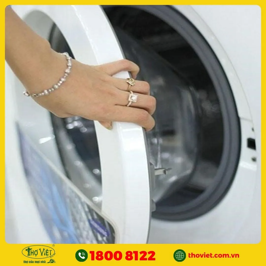 Cách mở máy giặt bị khóa trước khi giặt