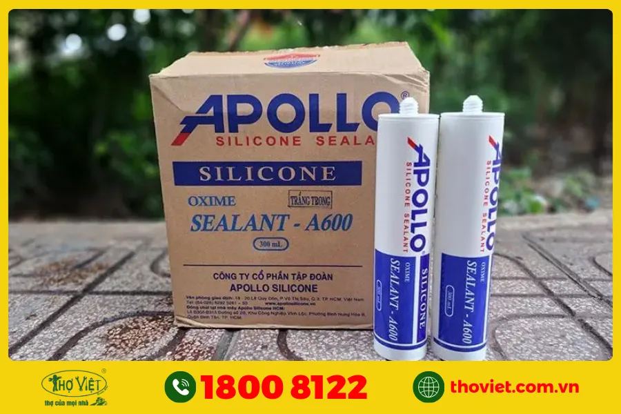 Bịt kín khe hở mái tôn và tường bằng keo silicon