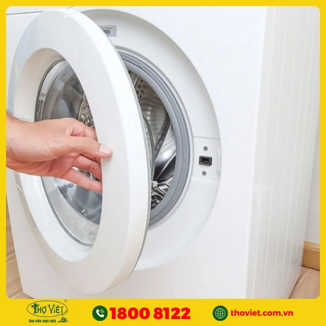 Nắp máy giặt hở hoặc chưa khóa