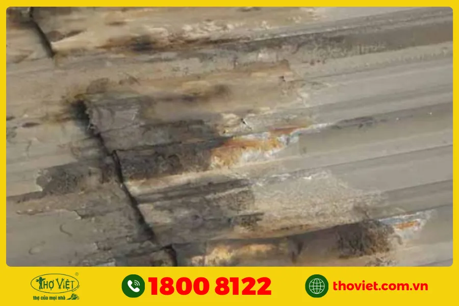 Nhà bị dột là do đâu?