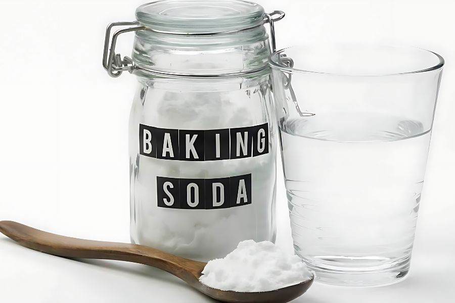 Thống tắc cống nghẹt bằng baking soda kết hợp giấm và nước sôi