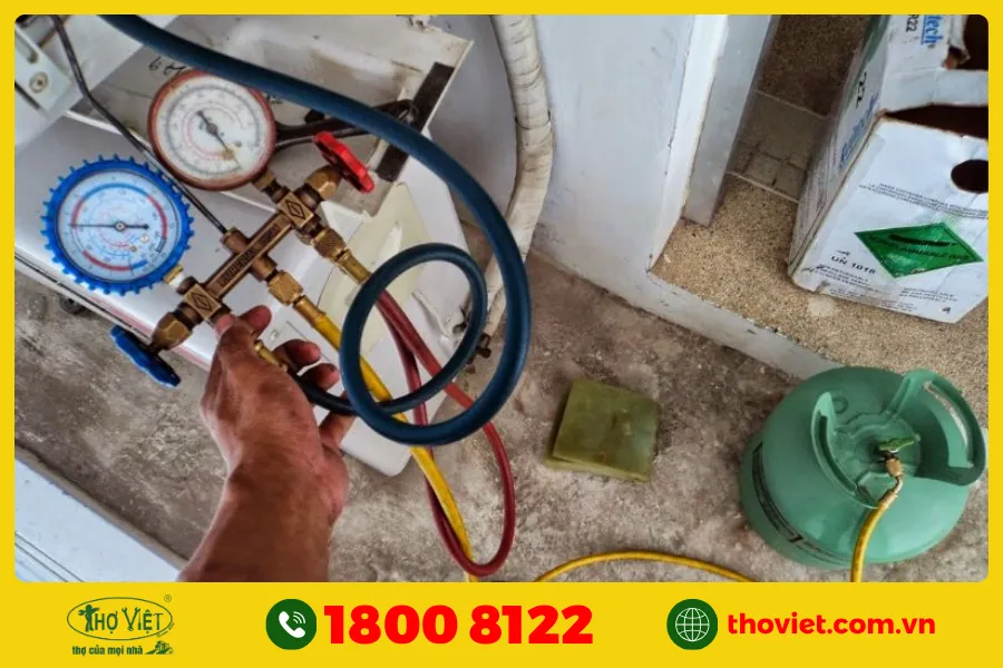 Dàn nóng bám bụi hoặc lắp ở vị trí nắng gắt