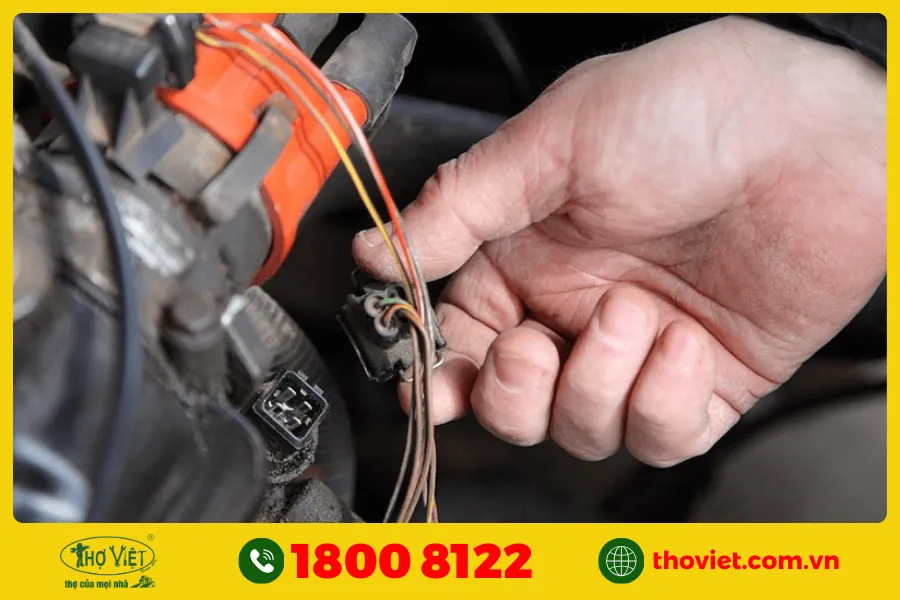 Giắc cắm và dây nối cảm biến bị lỏng, oxy hóa